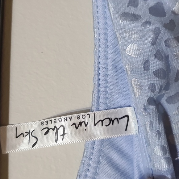 🔴 Lucy in the sky gorgeous sexy skirt - Picture 6 of 6